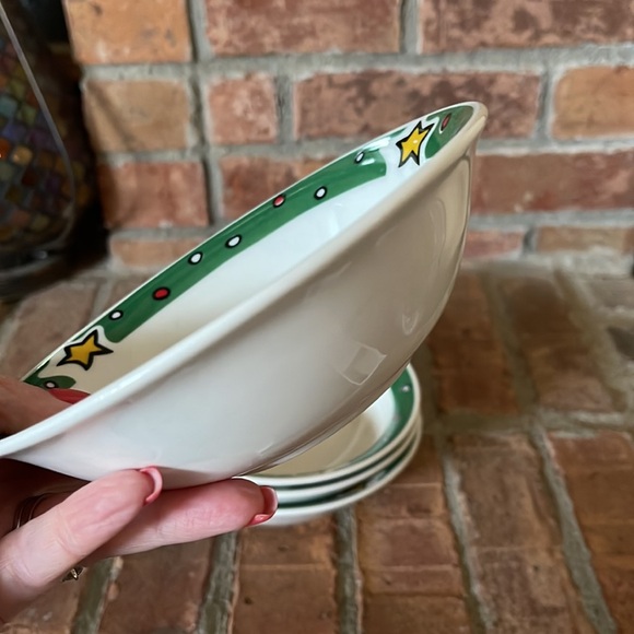 Gibson Designs Christmas Treasures Set of 4 Cereal/Salad Bowls - Picture 3 of 4